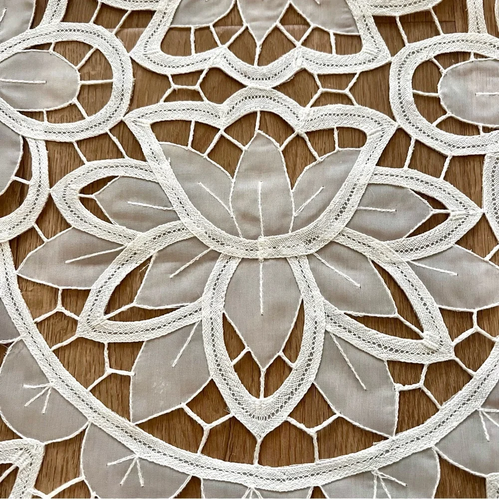 White Cutout Cotton‎ Floral Design Dresser Table Runner Tablecloth 36” X 16”